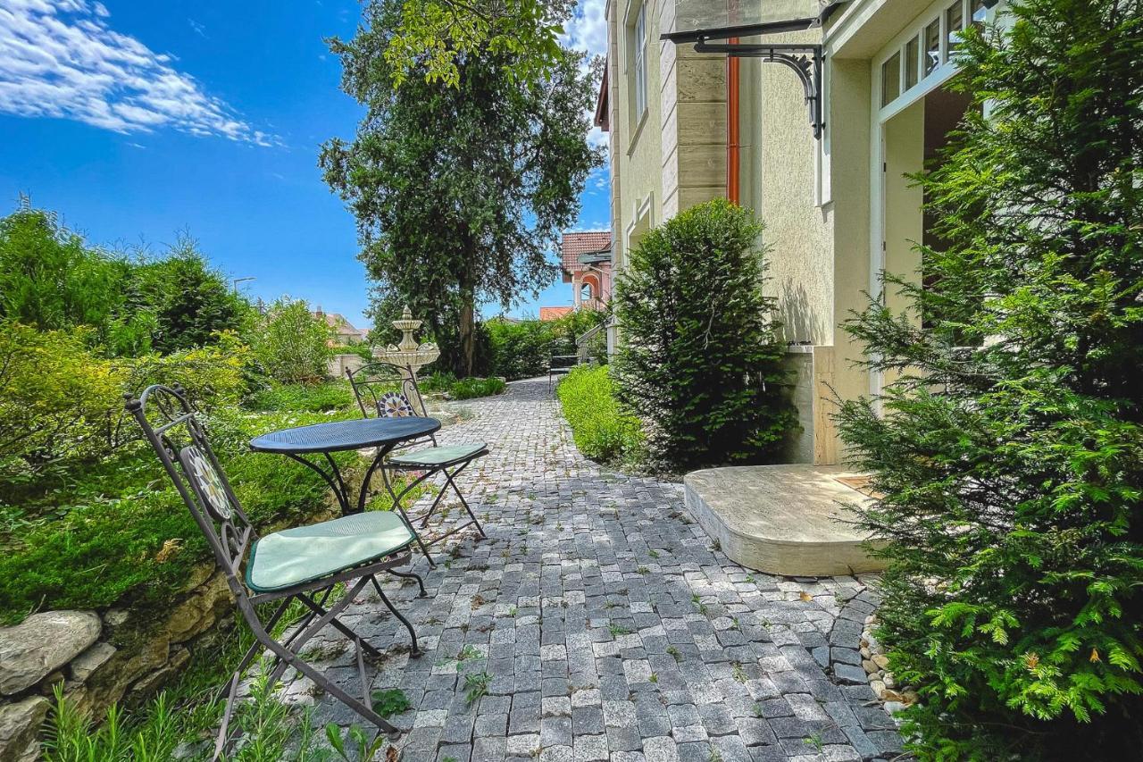 Villa Fontana Balatonfured Exterior photo